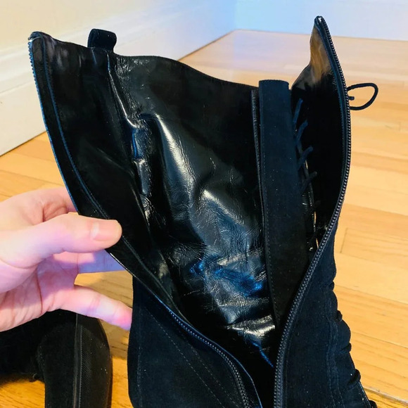 MANOLO BLAHNIK Black Suede Low Heel Boots EUR 39.5 $1695 - Picture 4 of 16